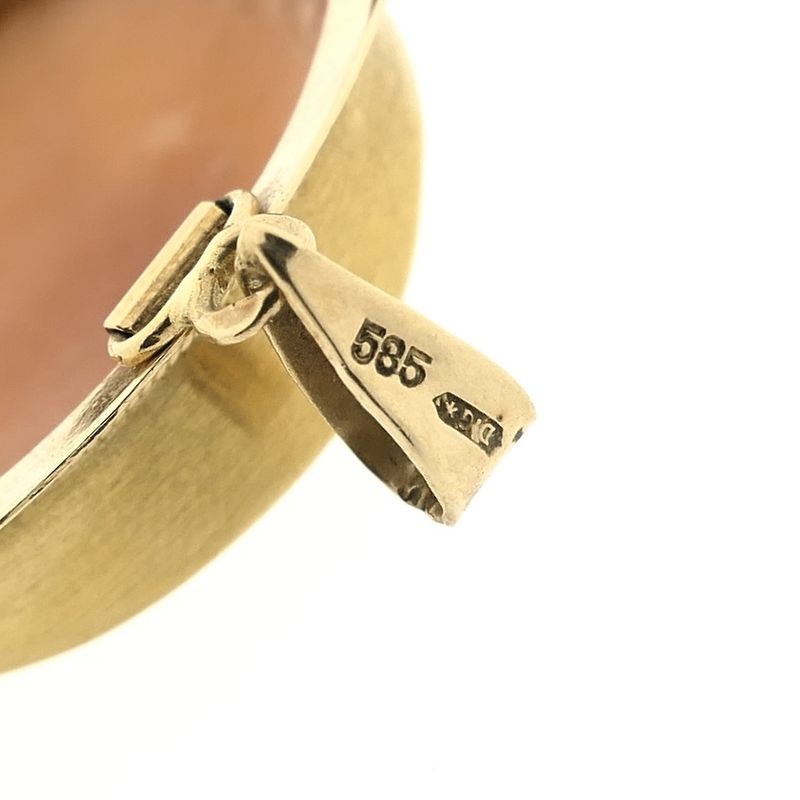 Image 7 of Vintage gold pendant/brooch with cameo