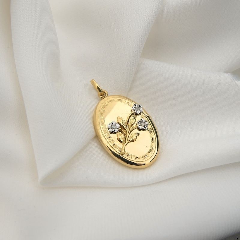 Image 4 of 18K Two-tone medallion pendant with rose-cut diamonds | 0.03 ct.