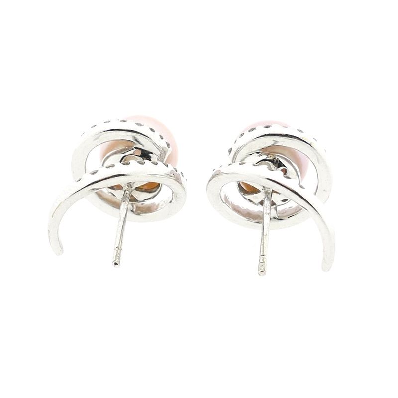Image 8 of White gold stud earrings with Tahitian pearl and diamonds; approx. 0.64 ct.
