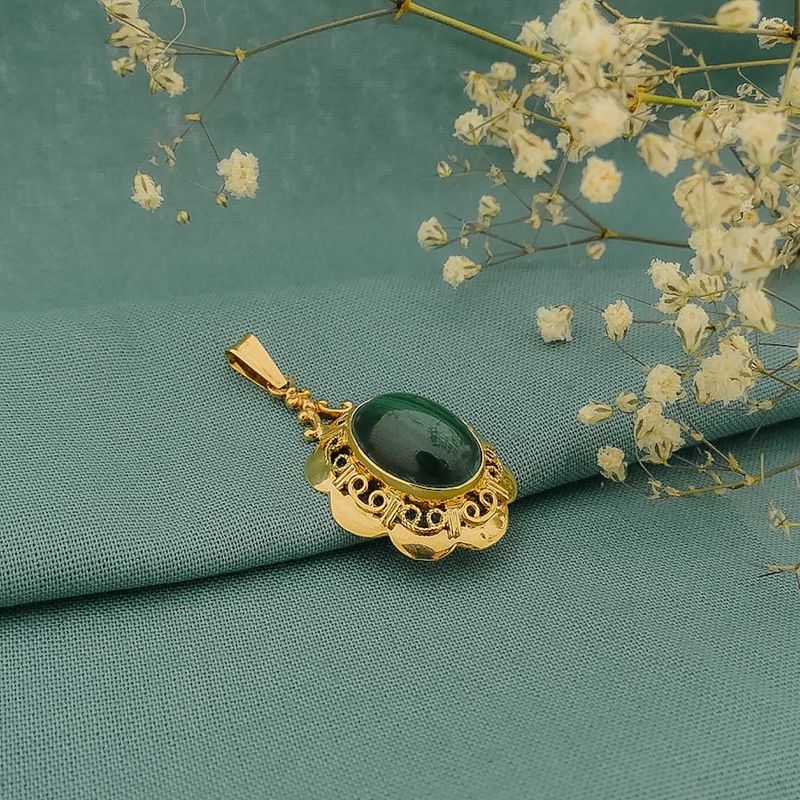 Image 2 of Vintage gold pendant with malachite