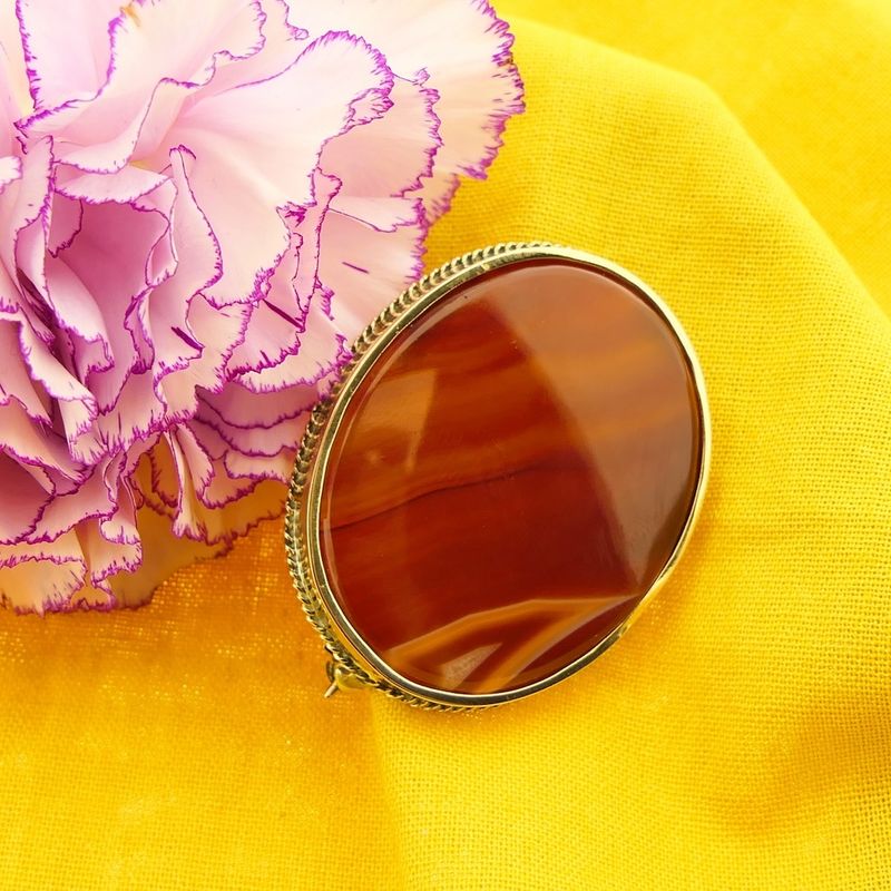 Image 7 of Antique gold brooch with carnelian bandagate