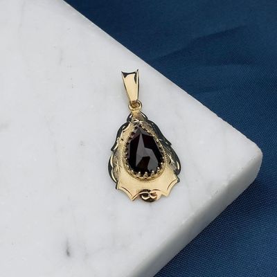 Image 2 of Gold pendant with garnet