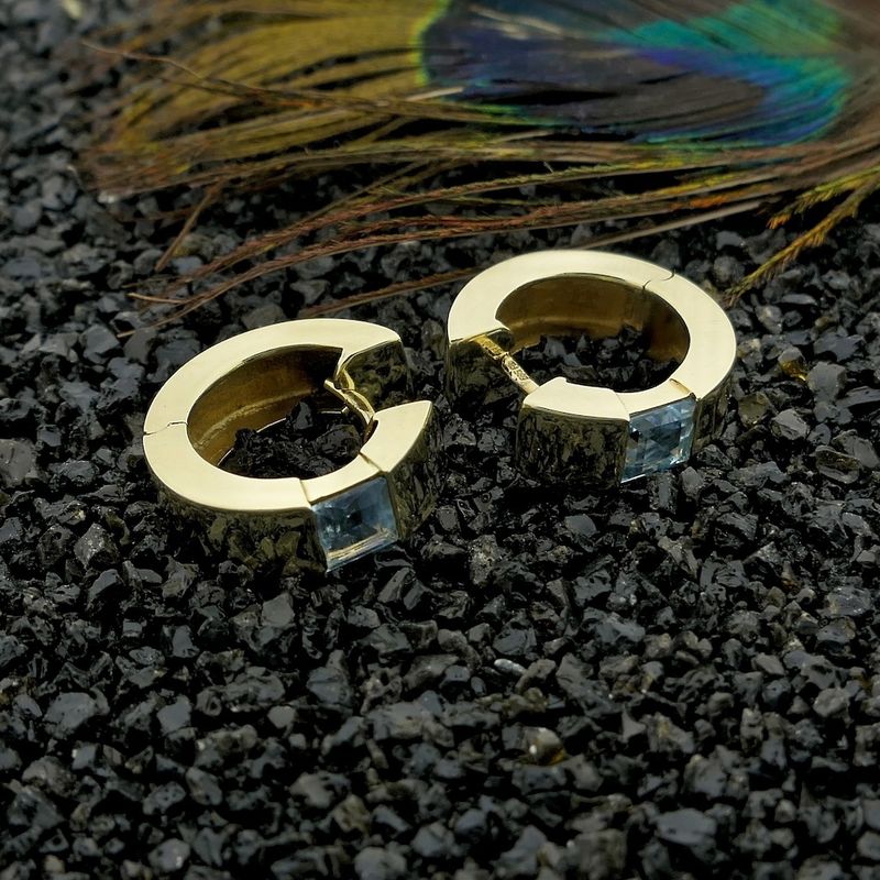 Image 2 of Gold hoop earrings with topaz | Ø 16.7 mm