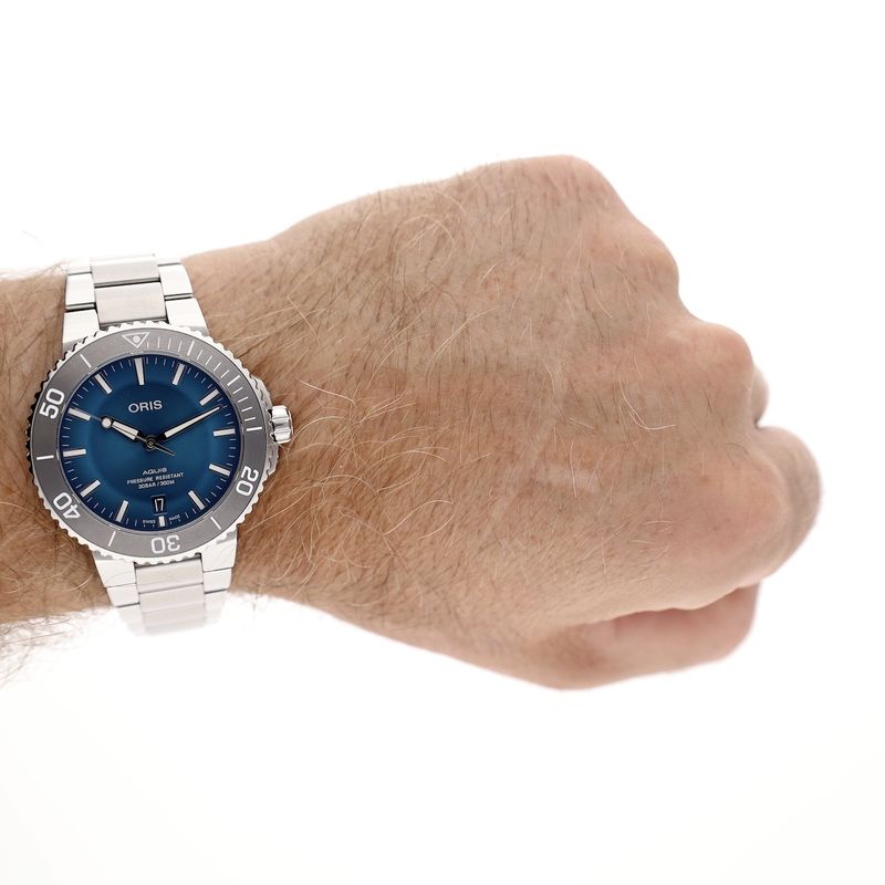 Image 15 of Oris Aquis Date 'Tungsten' 01.733.7732.4155; Automatic men's watch