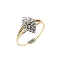 Gold Surround Ring with Diamonds; 0.26 ct.