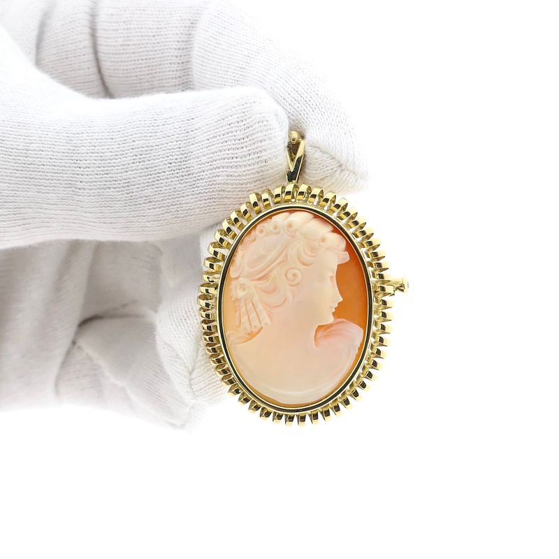 Image 10 of Antique Gold Brooch/Pendant with Cameo