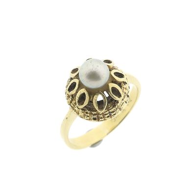 Vintage gold ring with Tahitian pearl Image 1 of Vintage gold ring with Tahitian pearl