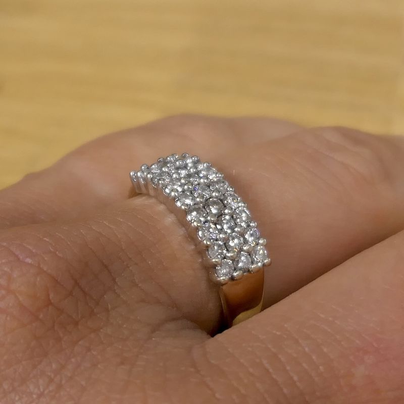 Image 10 of Golden Diamonde pavé ring with diamond; 1.08 ct.