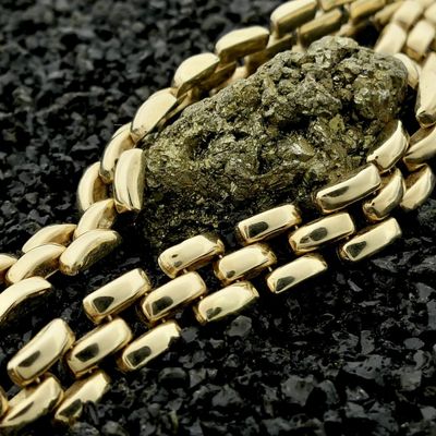 Golden Bismarck link necklace | 42 cm Image 2 of Golden Bismarck link necklace | 42 cm