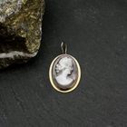 Image 2 of Gold cameo pendant with mother of pearl | Antique