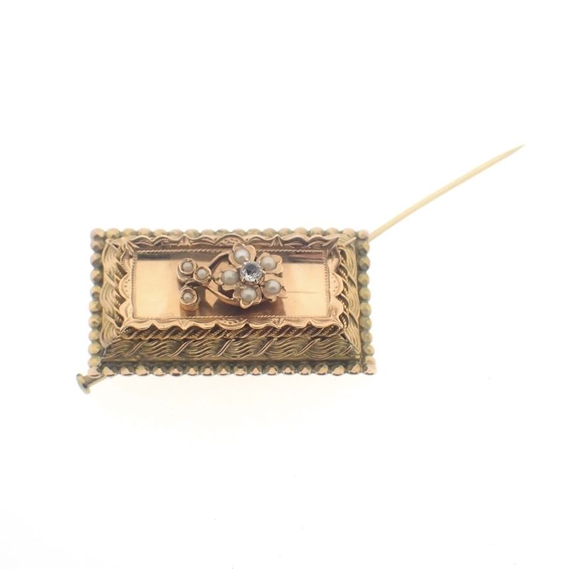 Image 7 of Antique gold brooch with zirconia and pearls.