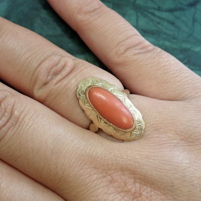 Image 2 of Gold ring with red coral | Vintage