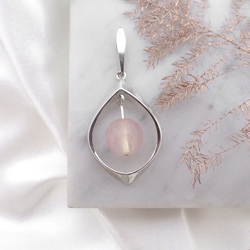 Image 9 of Silver pendant with rose quartz
