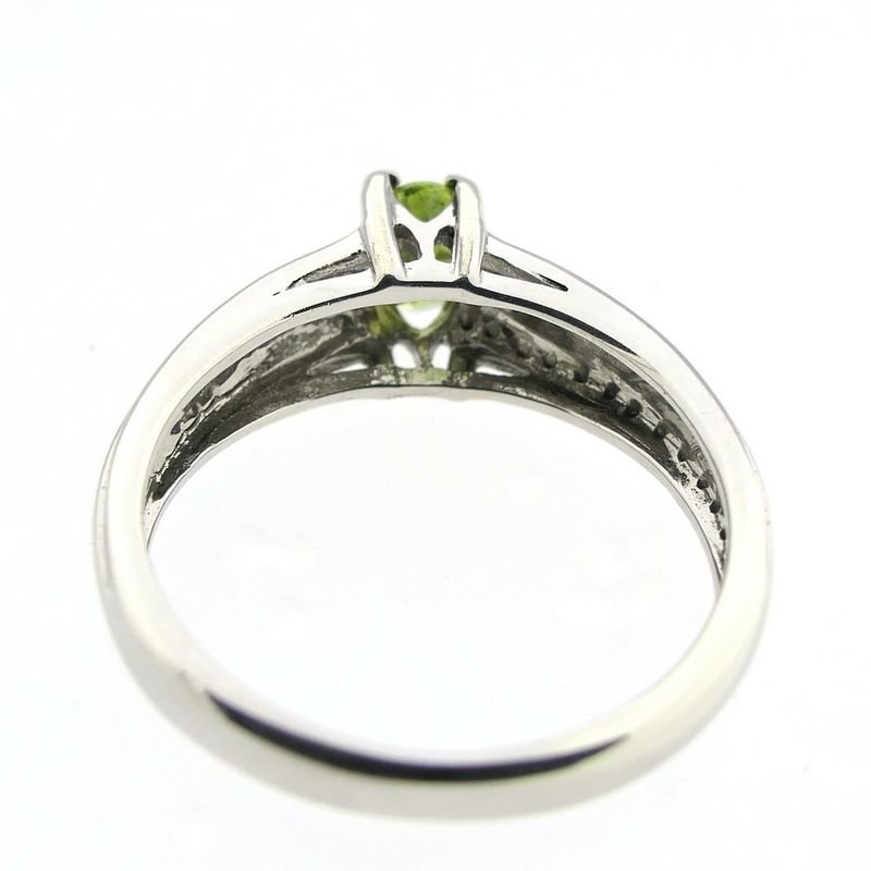 Image 3 of 9 carat solitaire ring with peridot
