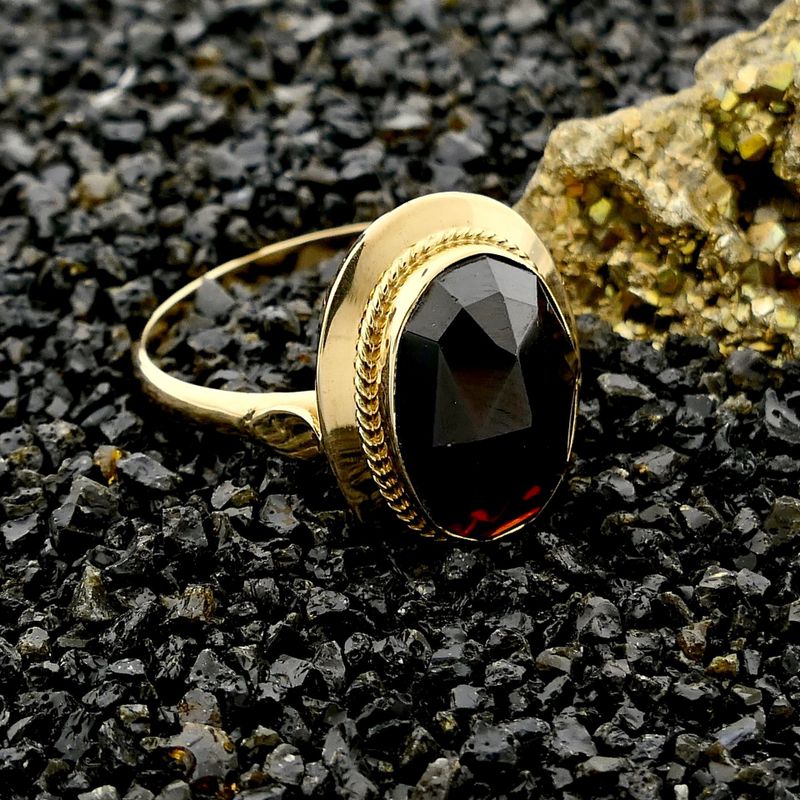 Image 2 of Vintage Gold Ring with Garnet