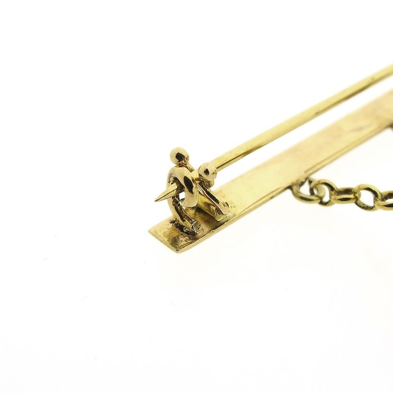 Image 5 of Gold brooch with knitting caps