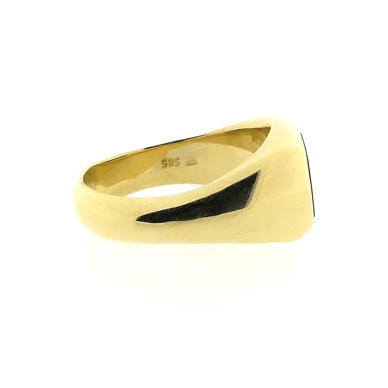 Image 6 of Gold signet ring with onyx