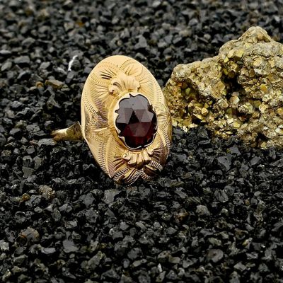 Image 2 of Vintage Gold Ring with Garnet