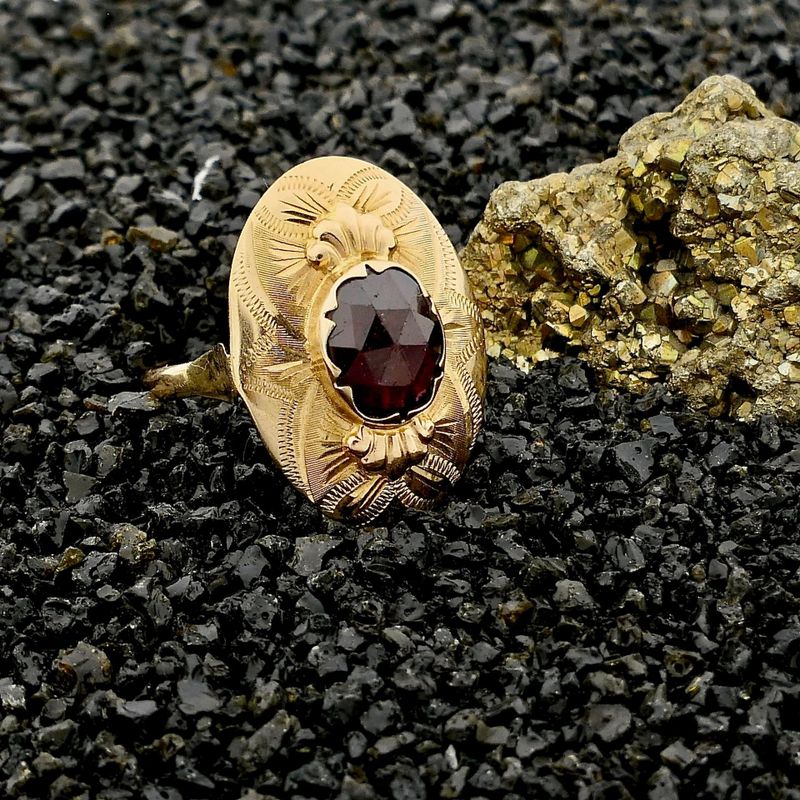Image 2 of Vintage Gold Ring with Garnet