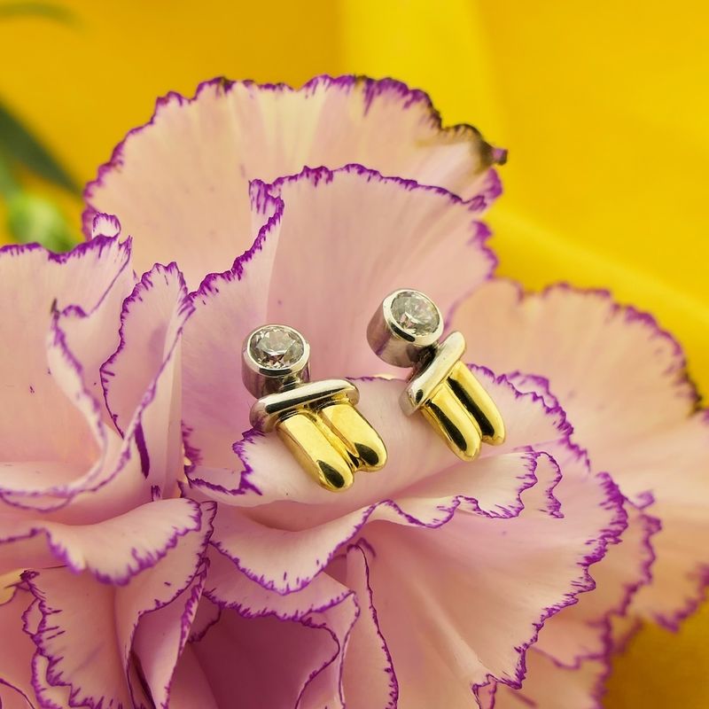 Image 5 of Bicolor gold stud earrings with zirconia