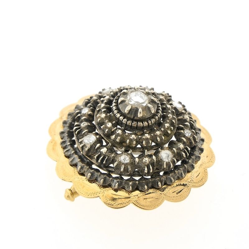 Image 2 of Antique gold brooch with rose-cut diamonds; approx. 0.22 ct.