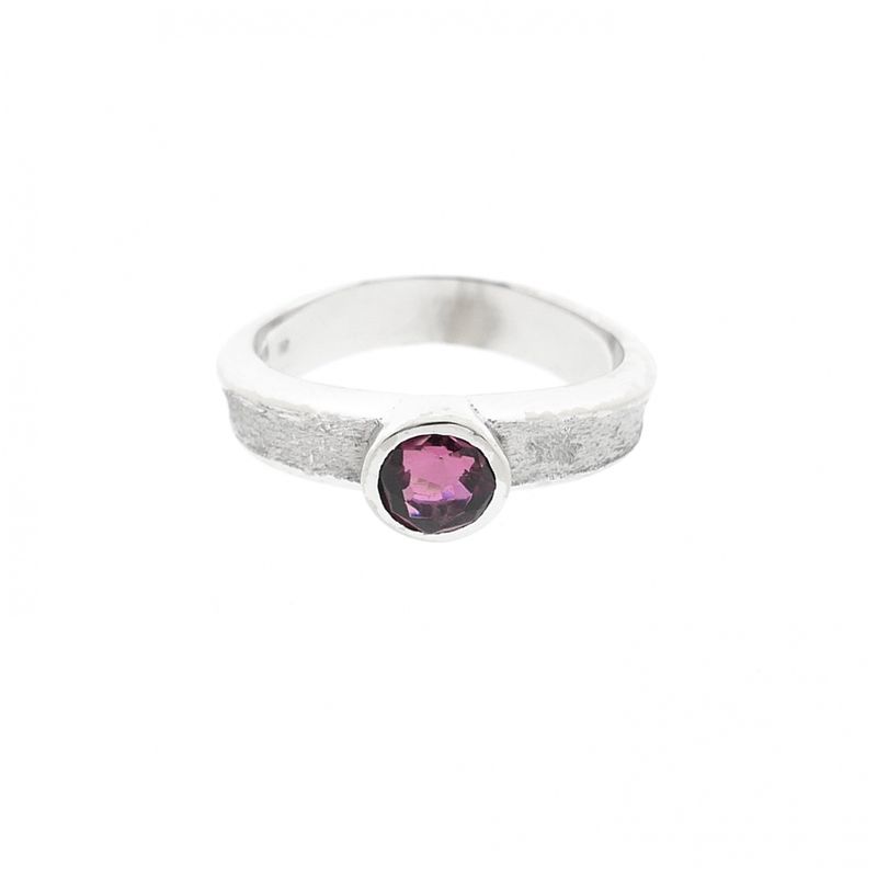 Image 3 of White Gold Ladies' Ring with Pink Spinel