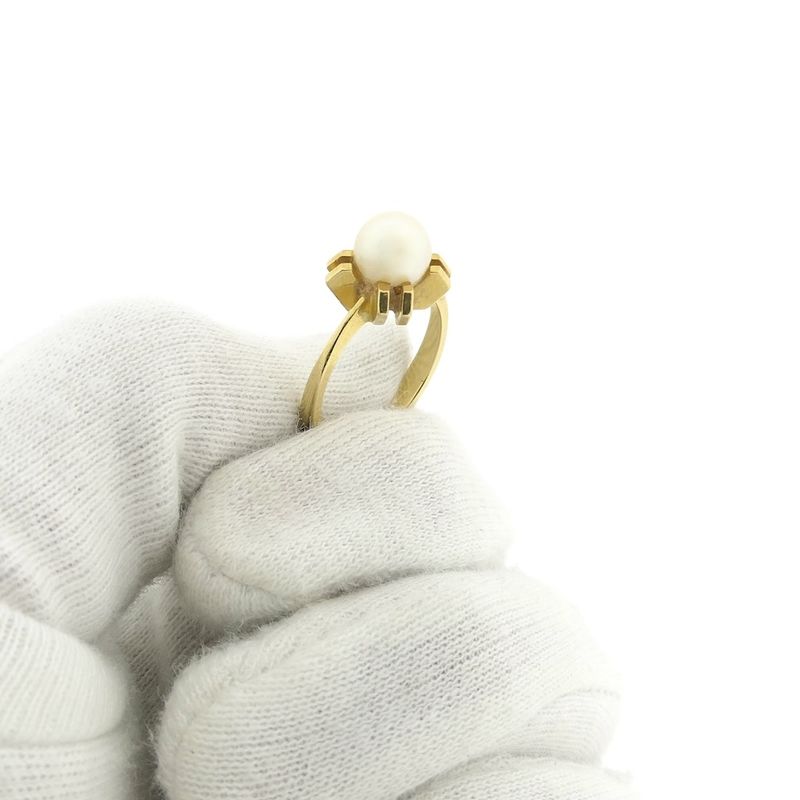 Image 8 of Gold ring with pearl