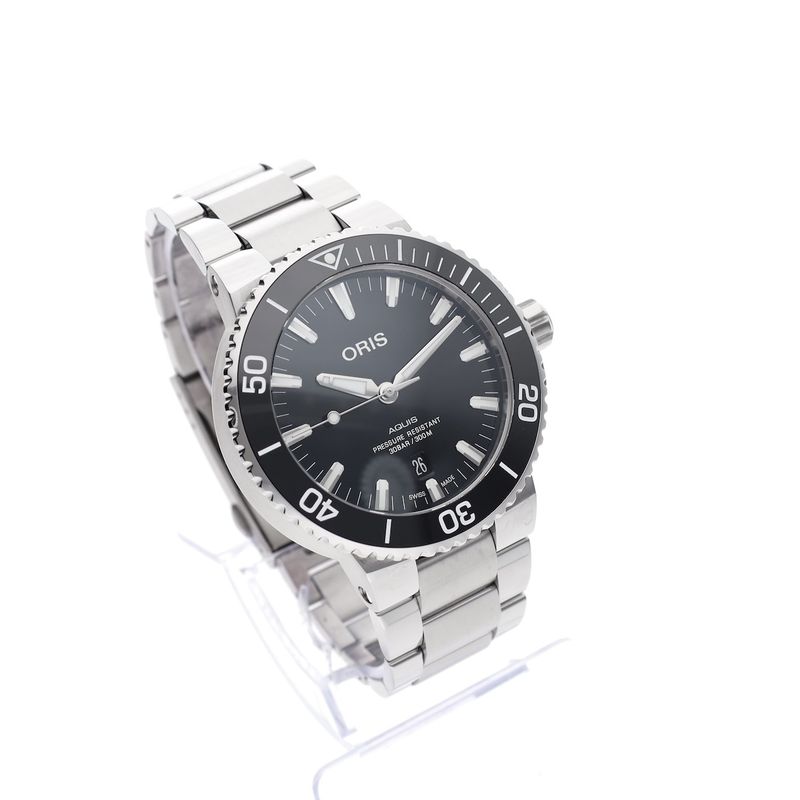 Image 3 of Oris Aquis Date 01.733.7730.4134; Automatic men's diving watch
