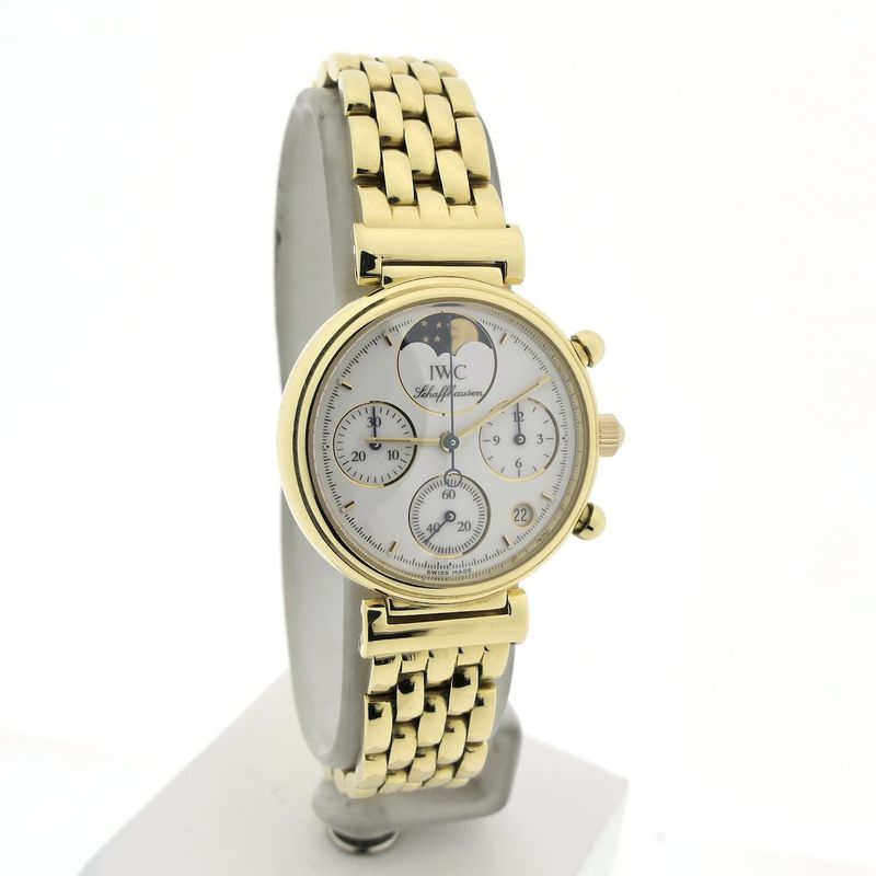 Image 10 of IWC Da Vinci Chronograph IW3735; 18k gold ladies' watch with moon phase