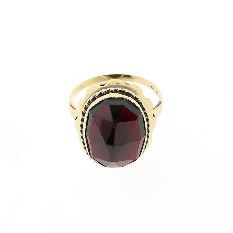 Image 3 of Vintage Gold Ring with Garnet
