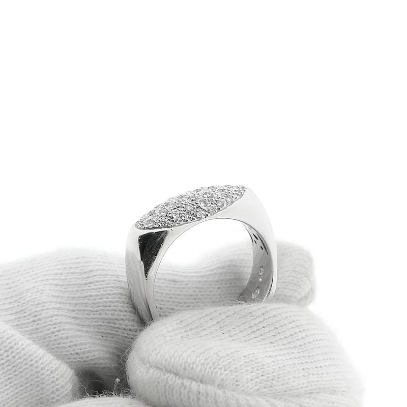 Image 7 of 18-karat white gold pavé ring set with 0.20 ct diamond