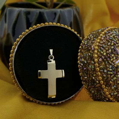 Image 2 of Gold pendant of a cross