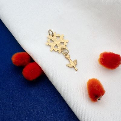 Image 2 of Gold pendant | Huguenot Cross