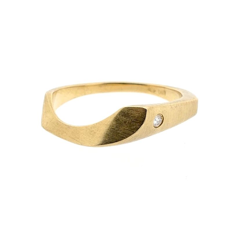 Image 6 of Gold ring with diamond; 0.02 ct.