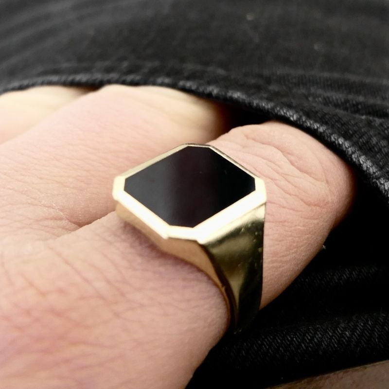 Image 8 of Gold men's signet ring with onyx