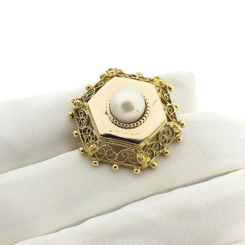 Image 7 of Antique two-tone gold brooch with pearl