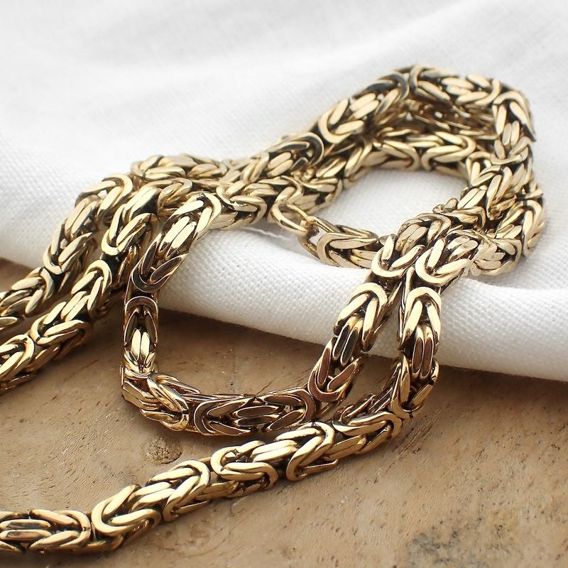 Image 2 of 9 carat square king chain