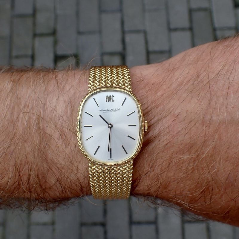 Image 17 of IWC Schaffhausen; Vintage 18-carat yellow gold men's watch