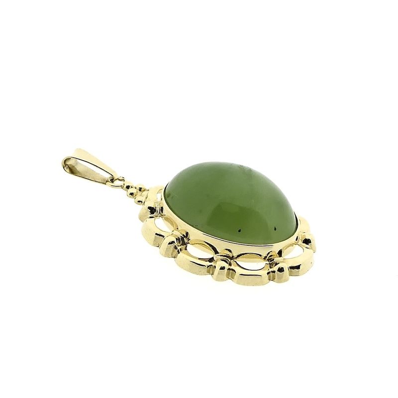 Image 2 of Gold pendant with Jade