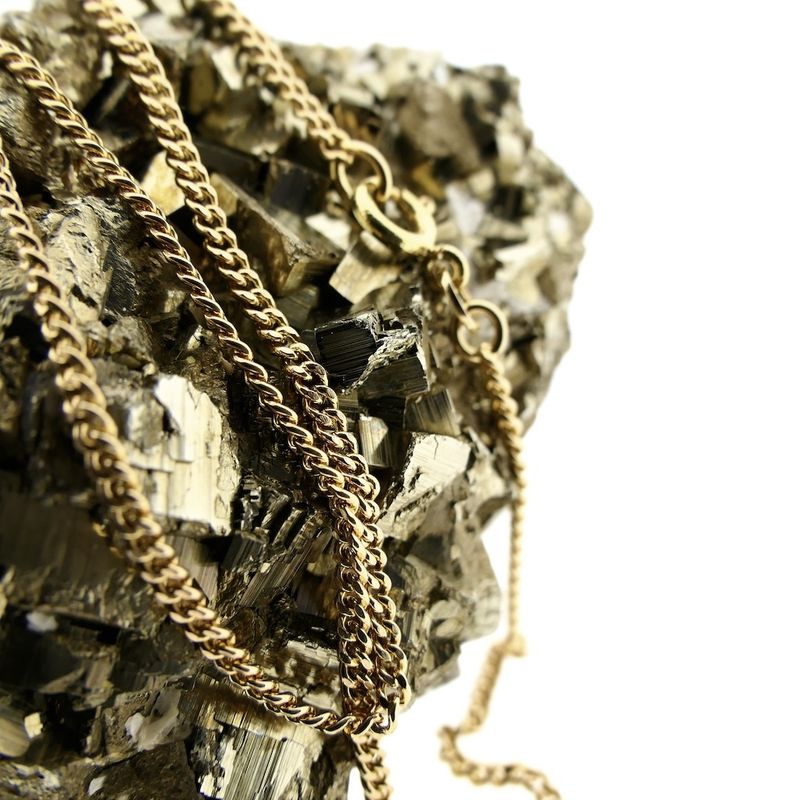 Image 2 of Gold gourmet link chain | 61 cm