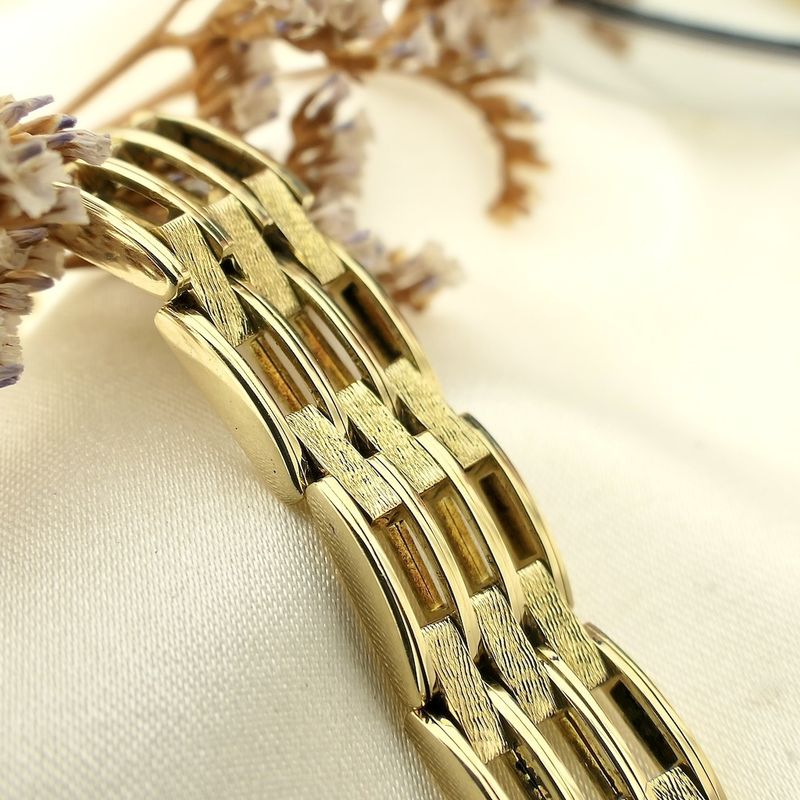 Image 2 of Gold fantasy/tank link bracelet | 17.5 cm