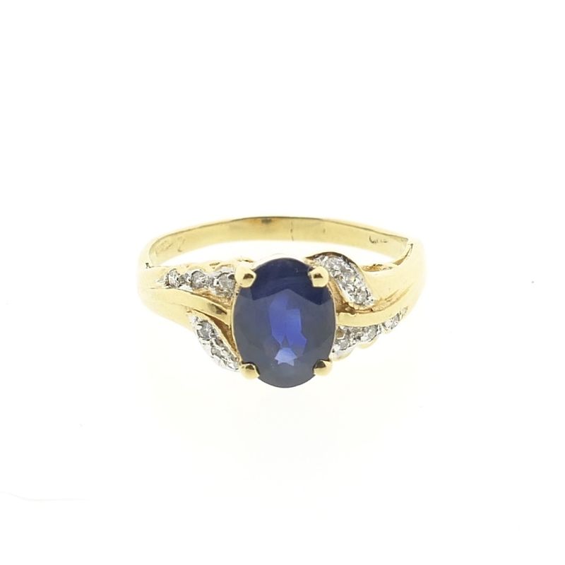 Image 3 of Gold ring with sapphire and diamond | 0.06 ct.