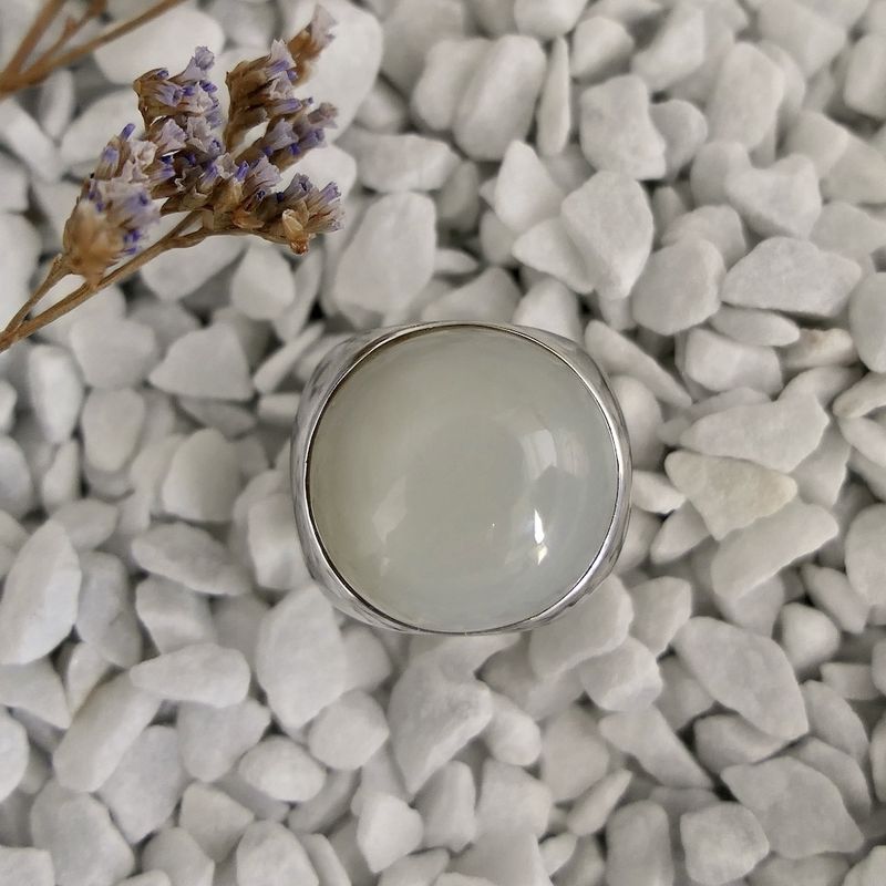 Image 3 of White gold robust ring with moonstone and diamond