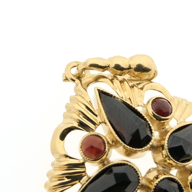 Image 4 of Vintage gold pendant with garnet
