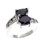 Silver 'twist' ring with onyx and zirconia