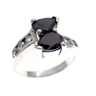 Image 1 of Silver 'twist' ring with onyx and zirconia
