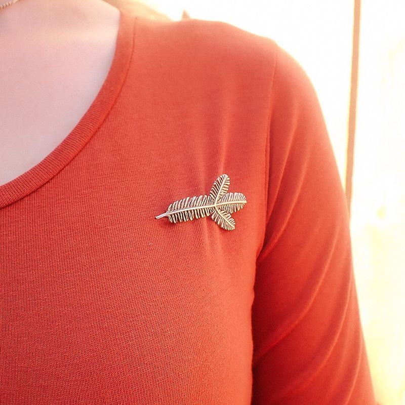 Image 4 of Silver brooch | Needle branch