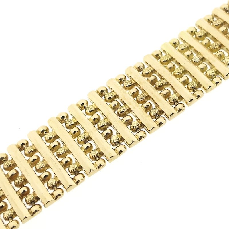 Image 5 of Gold link bracelet