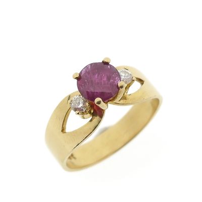 18 carat gold ring with ruby and diamonds Image 1 of 18 carat gold ring with ruby and diamonds