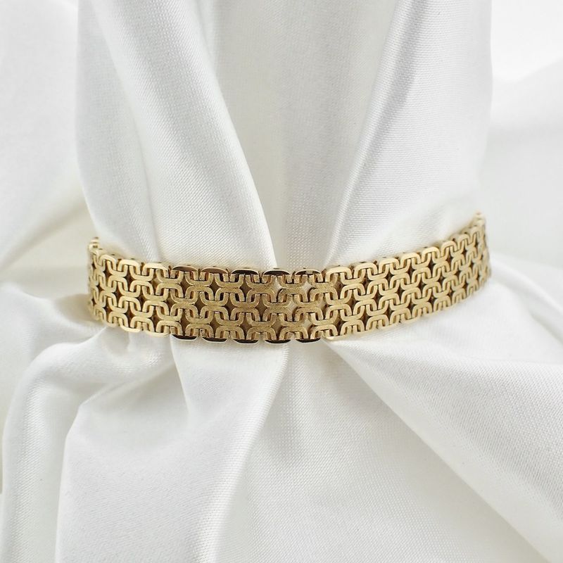 Image 6 of Vintage gold bracelet with pattern